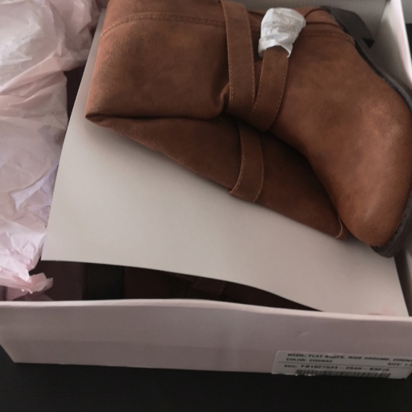 Women's Boots - Picture 4 of 4